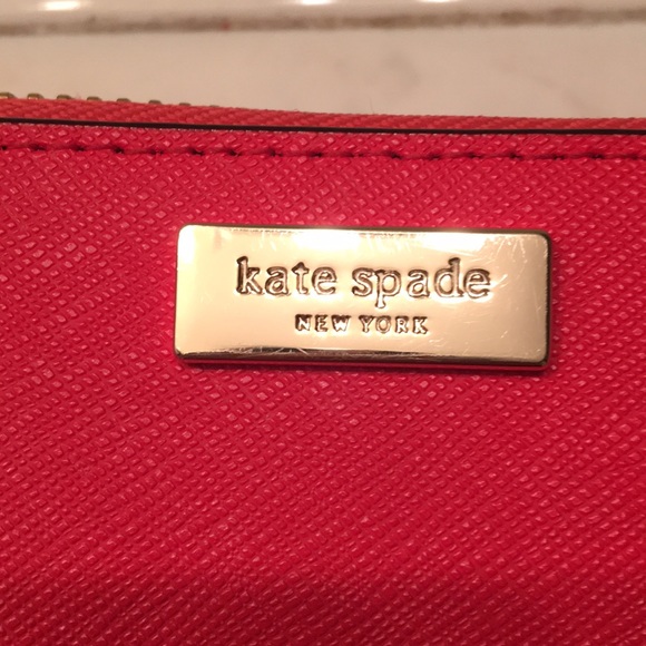 Kate Spade Zip around wallet - Picture 2 of 4